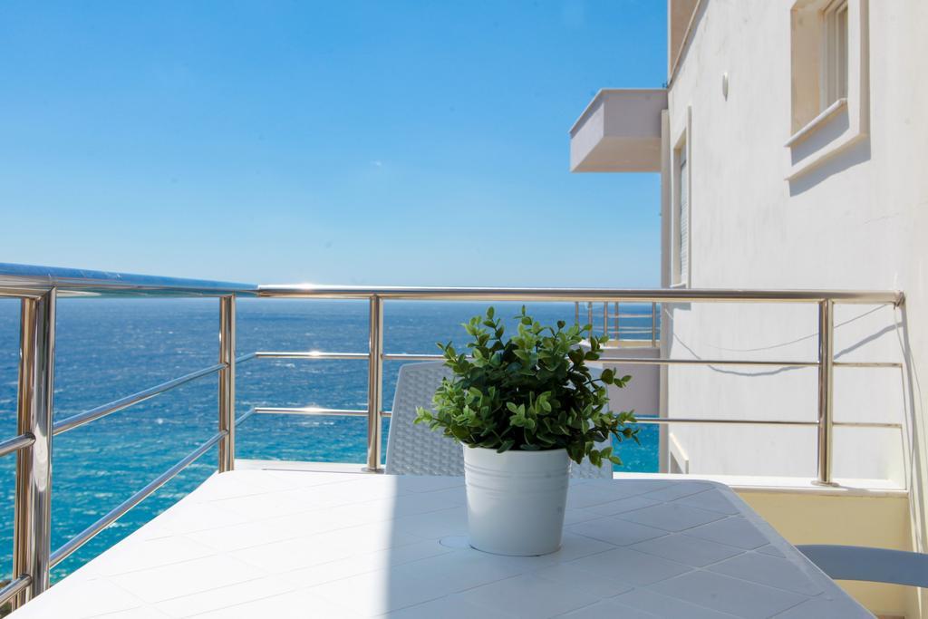 Blue Sea Apartments Sarande Exterior photo