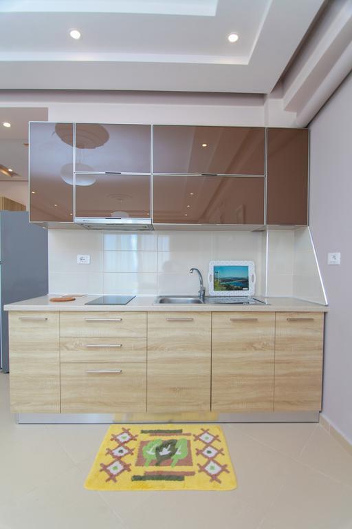 Blue Sea Apartments Sarande Exterior photo