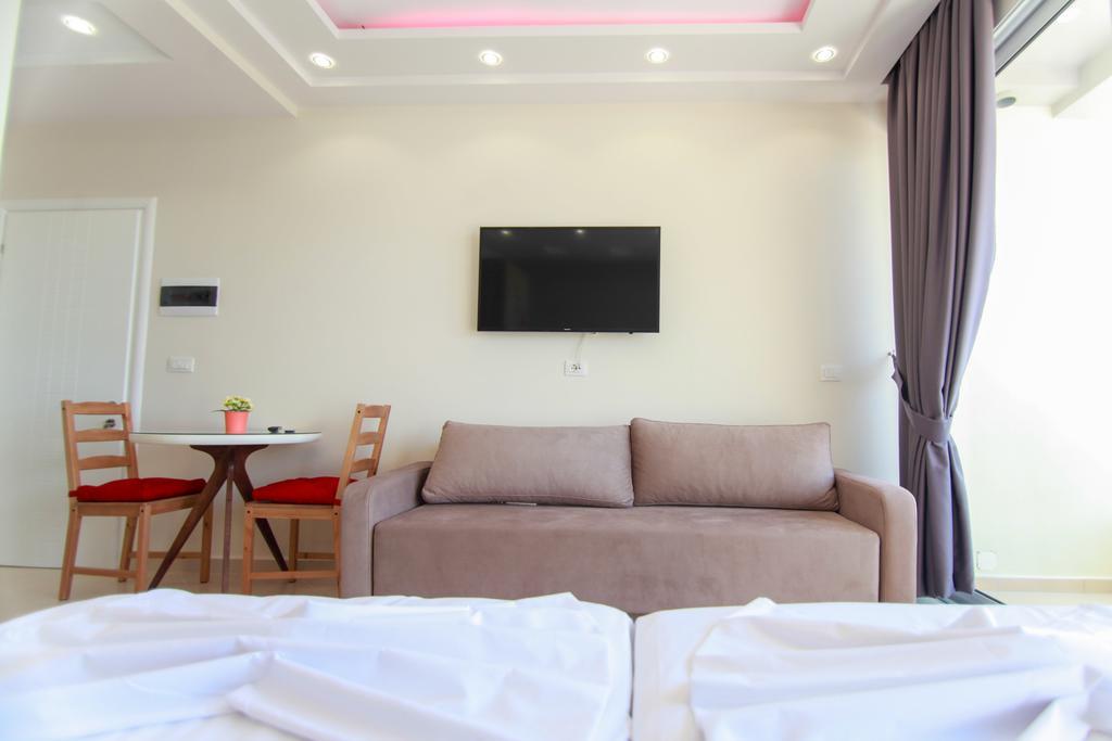 Blue Sea Apartments Sarande Exterior photo