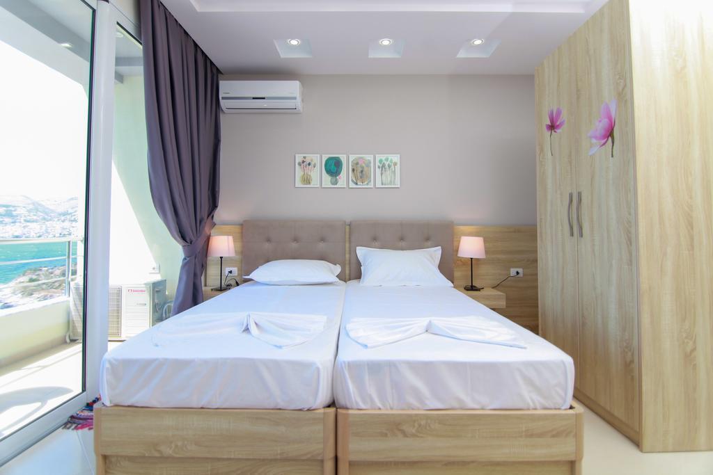 Blue Sea Apartments Sarande Exterior photo
