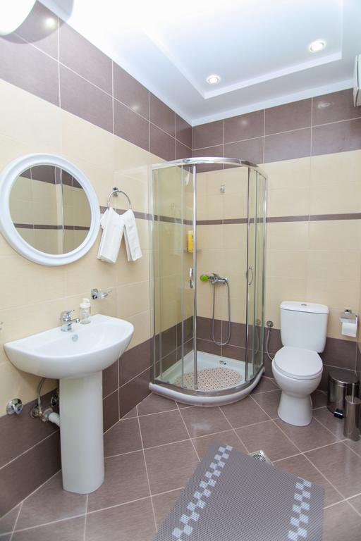 Blue Sea Apartments Sarande Exterior photo